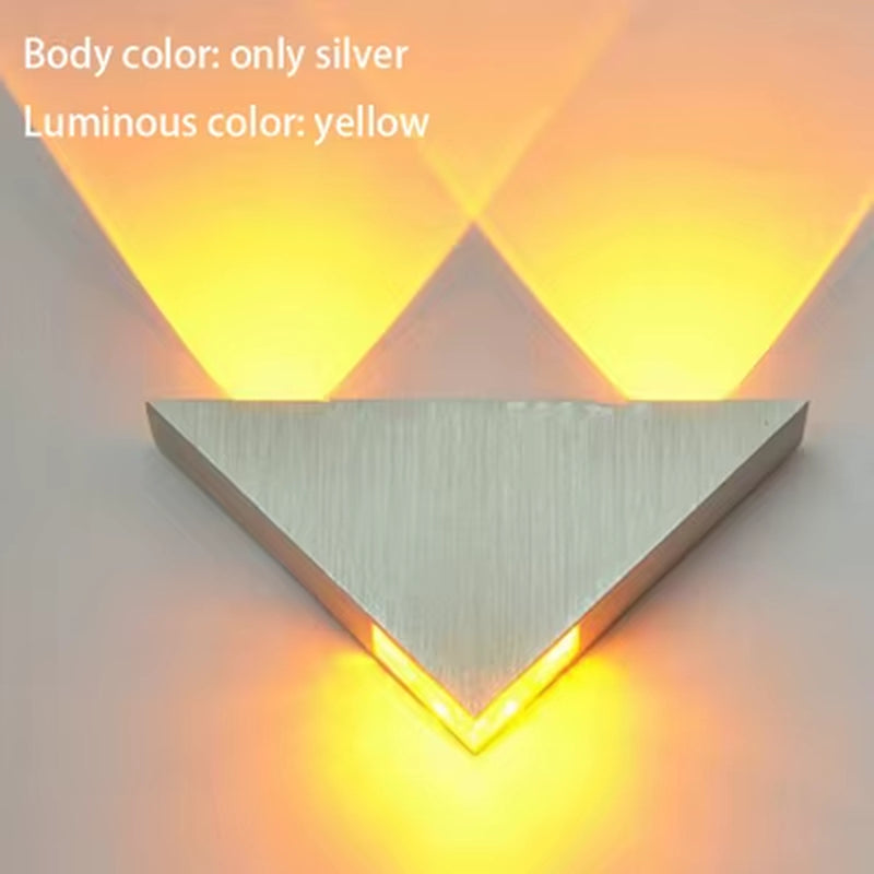 Aplica de Perete LED Modernă 3W – Corp din Aluminiu, Design Triunghiular, Lumină Decorativă pentru Dormitor, Baie sau Hol